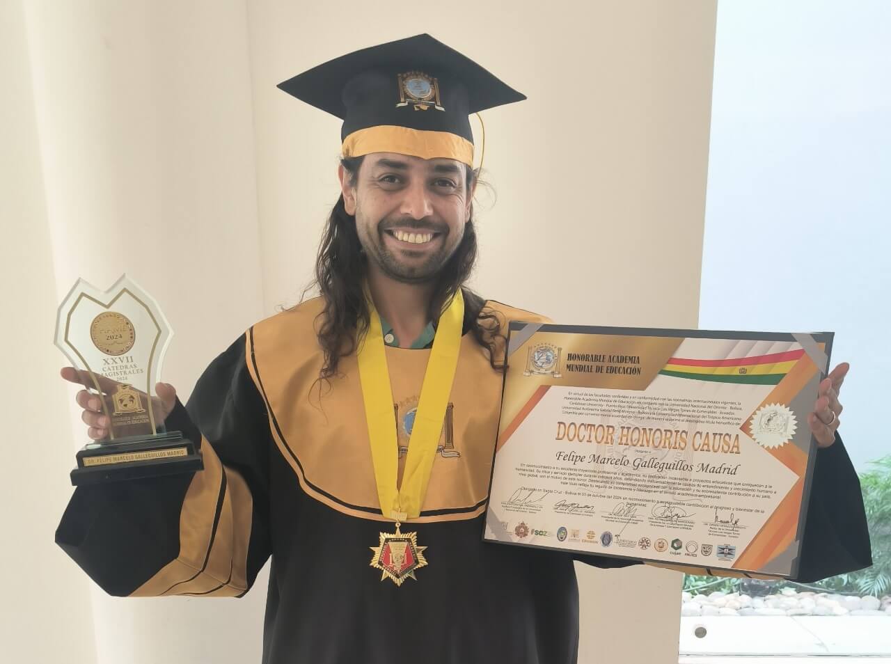 Académico e investigador UA recibió reconocimiento internacional por su aporte a la educación
