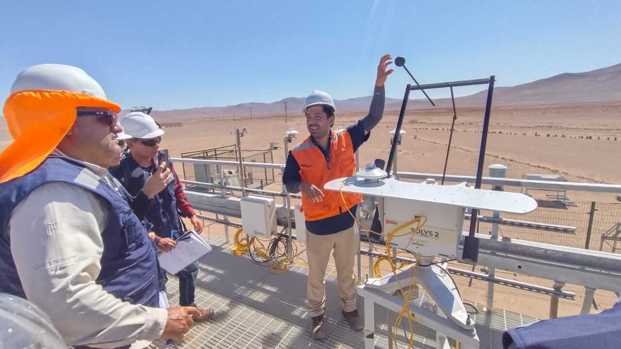 Alumnos del Magíster en Energía visitaron la PSDA