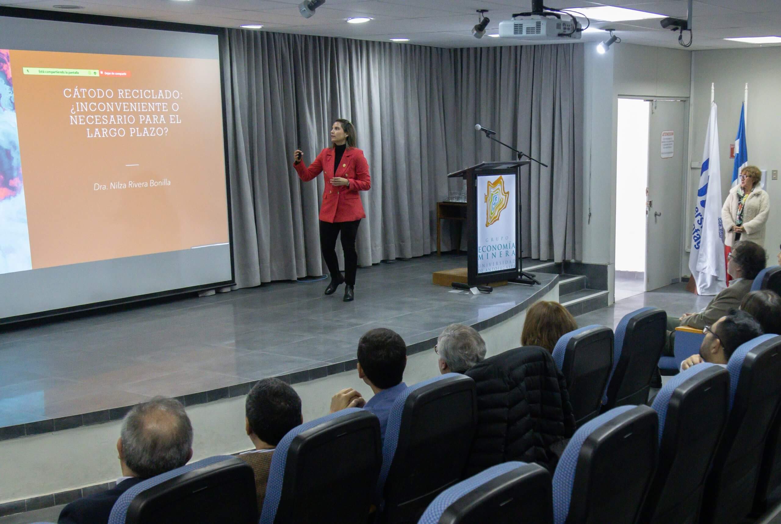 Analizan mercado del cobre en seminario realizado en la Universidad de Antofagasta