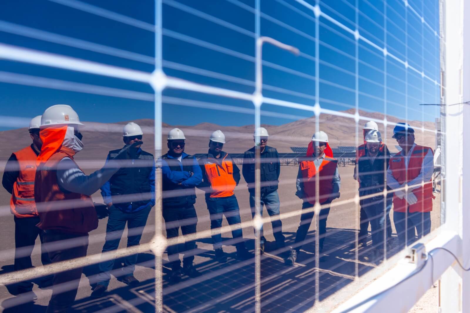 CDEA-UA capacitó a docentes de liceos técnicos profesionales de distintas comunas en pasantía de energías renovables