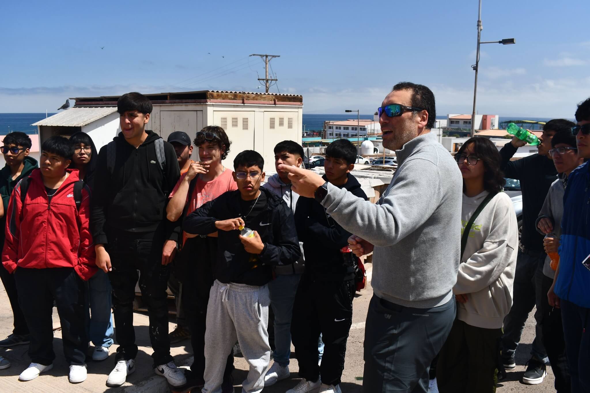 Estudiantes del Liceo Bicentenario “Likan Antai” de San Pedro de Atacama visitaron el CDEA-UA