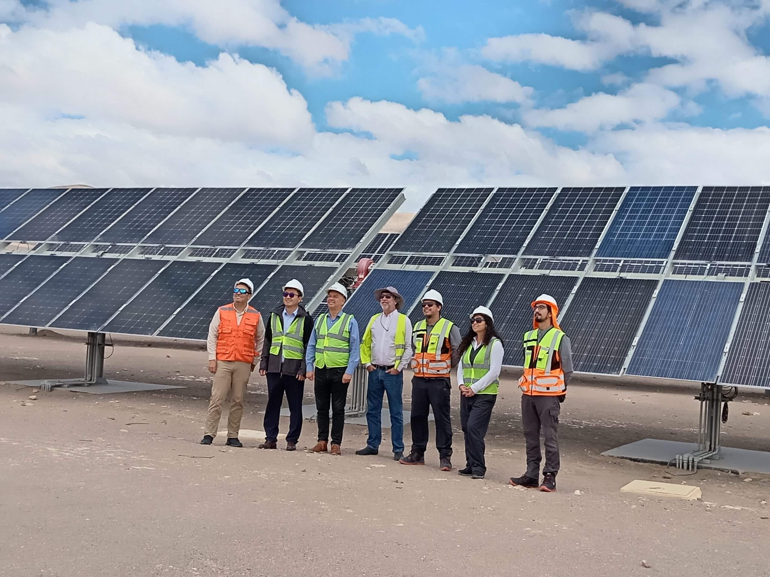 Exploran terrenos para desarrollar innovador proyecto “ATACAMA OASIS”