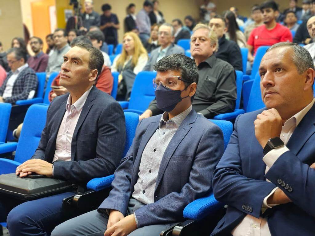 Fijan prioridades técnicas y humanas para desarrollo de la industria solar