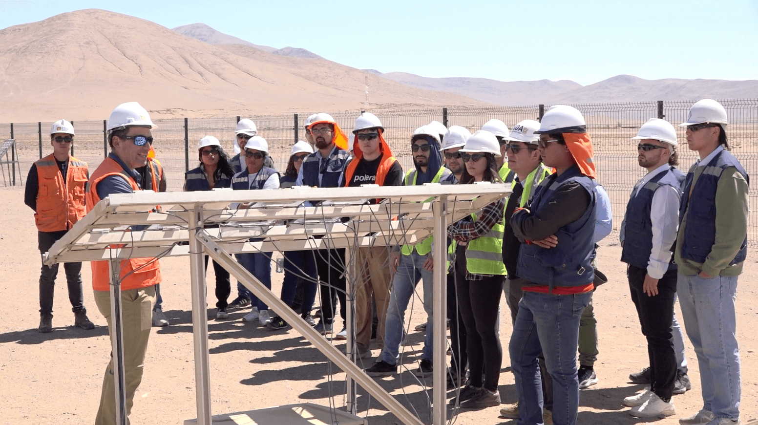 Investigadores en formación visitaron laboratorios e instalaciones solares en Antofagasta