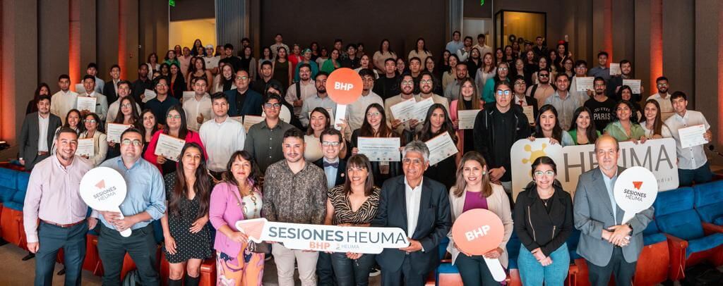 Más de 60 estudiantes de la UA y UCN recibieron formación de ejecutivos y líderes de la industria minera