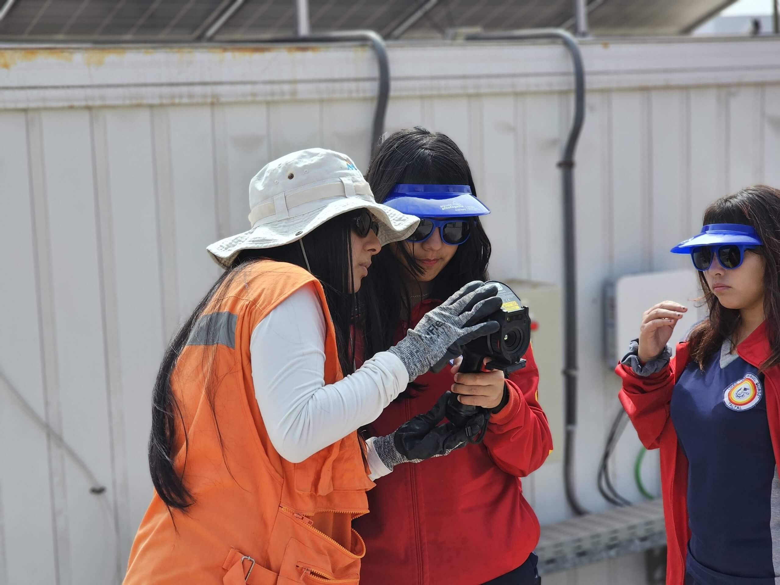 Con una actividad llena de experiencias prácticas en la Universidad de Antofagasta (UA), la Seremi de Energía, el Centro de Desarrollo Energético de dicha casa de estudios y la empresa Colbún, llevaron a cabo la “Jornada STEM en Energía” dirigida a 27 alu