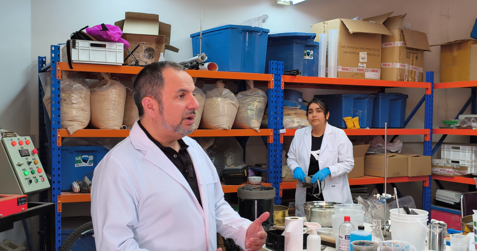 Investigadoras del Laboratorio de Residuos Mineros y Nuevos Materiales de la Universidad de Antofagasta parten a Finlandia